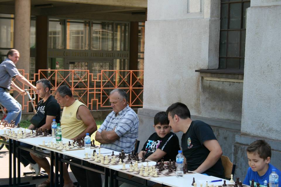 1003458_147135512147207_196979300_n.jpg