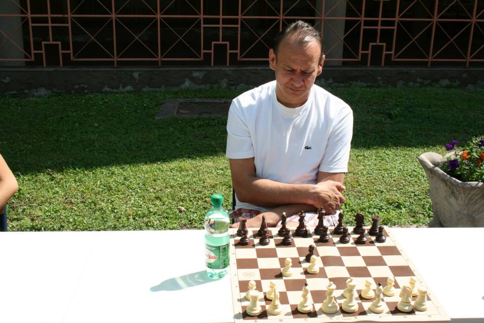 946882_147135135480578_637350776_n.jpg